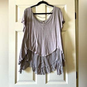 Free people grey short sleeve flowy top blouse scoop neck women’s size large
